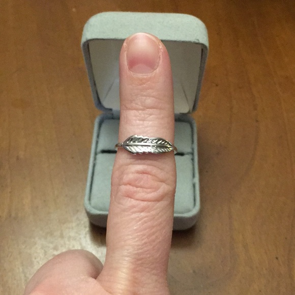 STERLING SILVER FEATHER RING - Picture 7 of 7